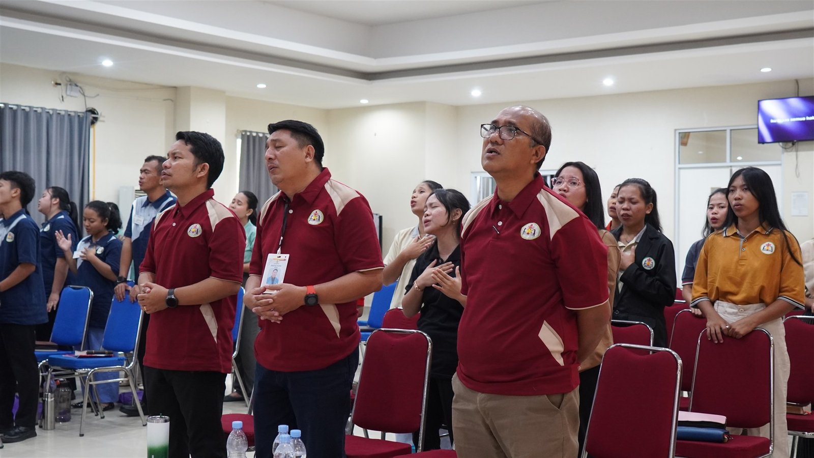 Peserta mengikuti ibadah dalam rangkaian PKKMB STT Star Riau tahun akademik 2026/2027