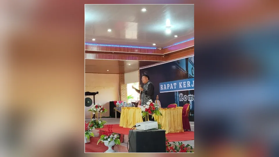 Penyampaian materi pada Raker Pendeta BKPN