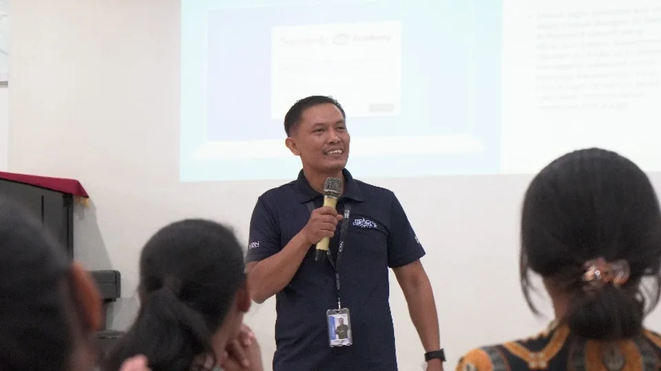 Jonny Aman Sijabat berbicara dalam seminar